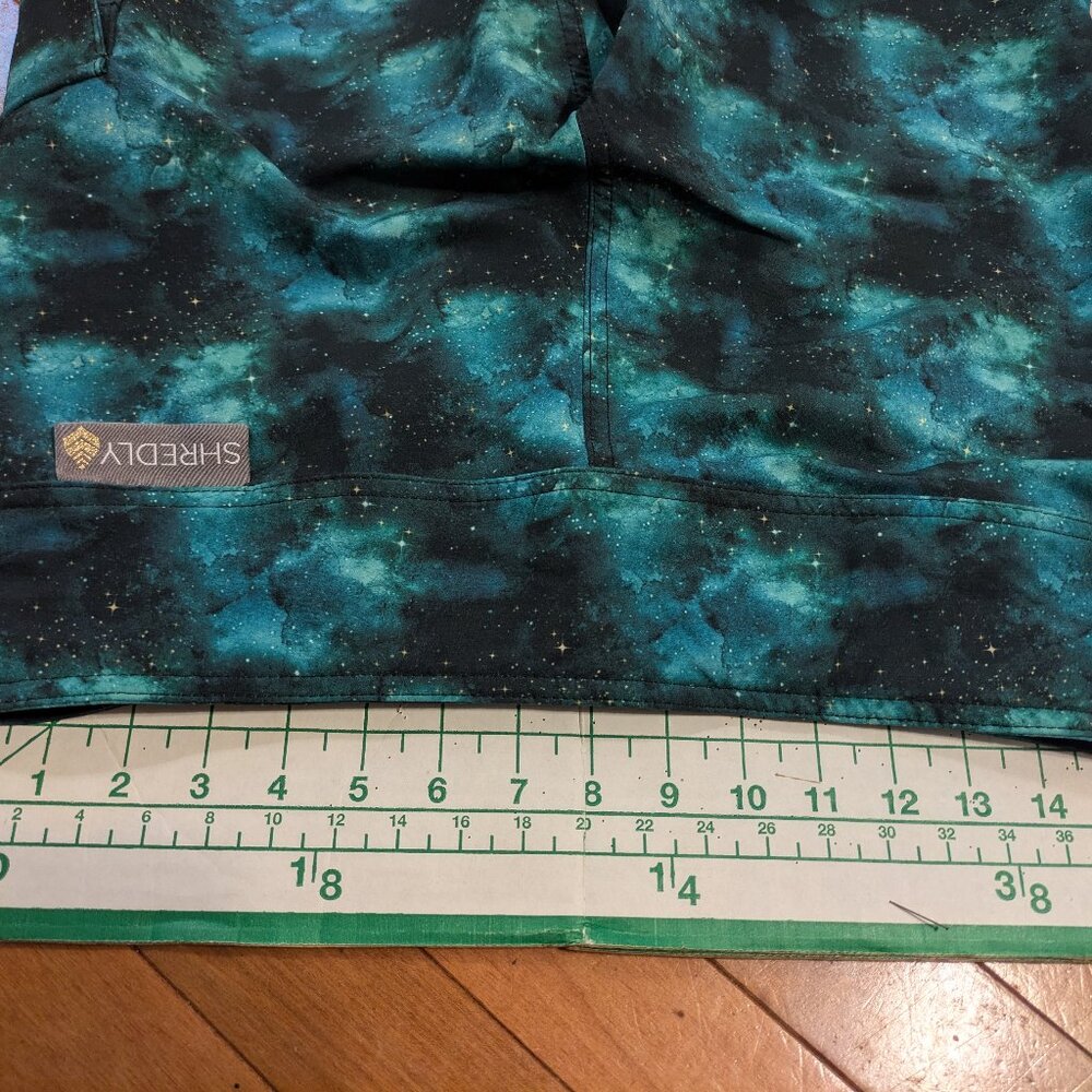 EUC Shredly The MTB Short 11" Size 2 with Adjustable Waist - Picture 5 of 8